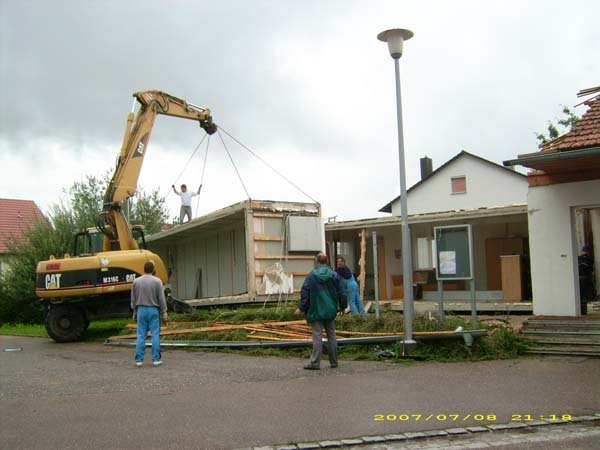 versetzung_feuerwehrcontainer_10_20110125_1012368697