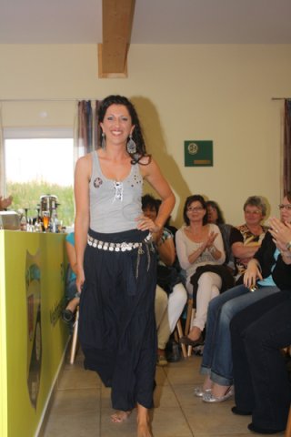 modenschau_2001_25_20110622_1187313618